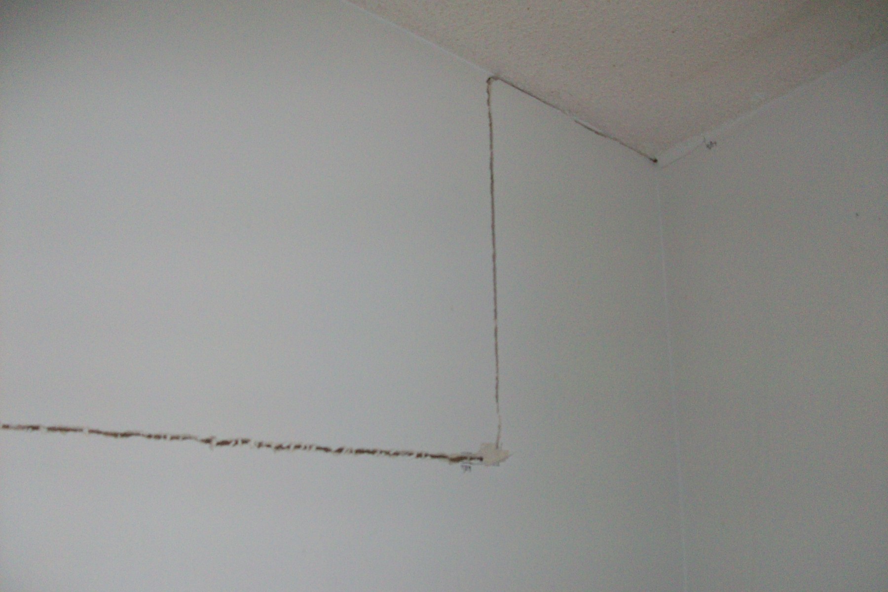 Cracks in drywall Oviedo caused by sink hole